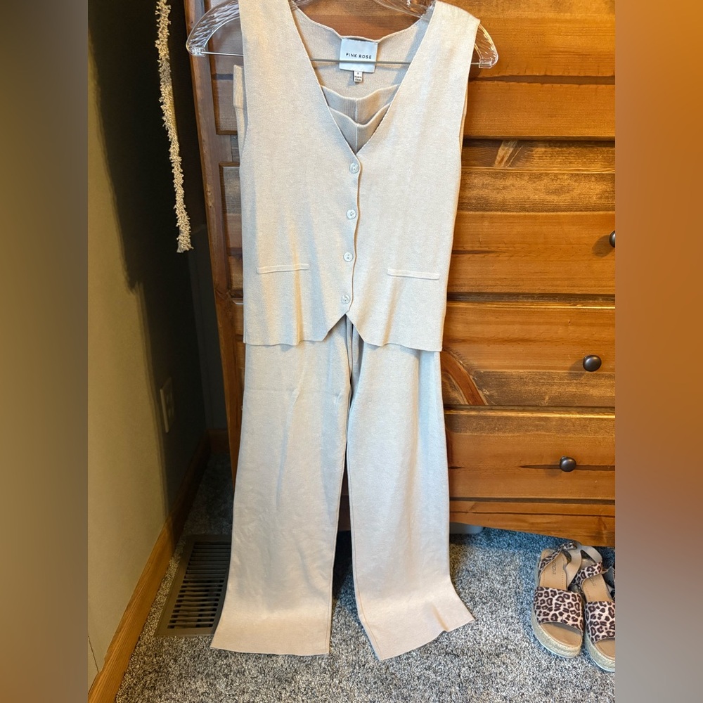 🌸3/$30🌸 Knit Top and Pants Set